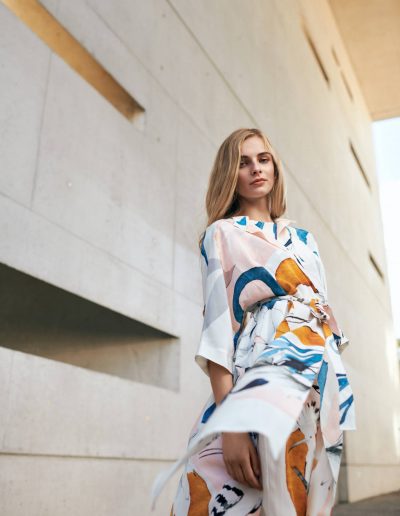 Seiden Kimono mit Print-Illustration von Ekaterina Koroleva & Magdalena Mayrock Berlin.
