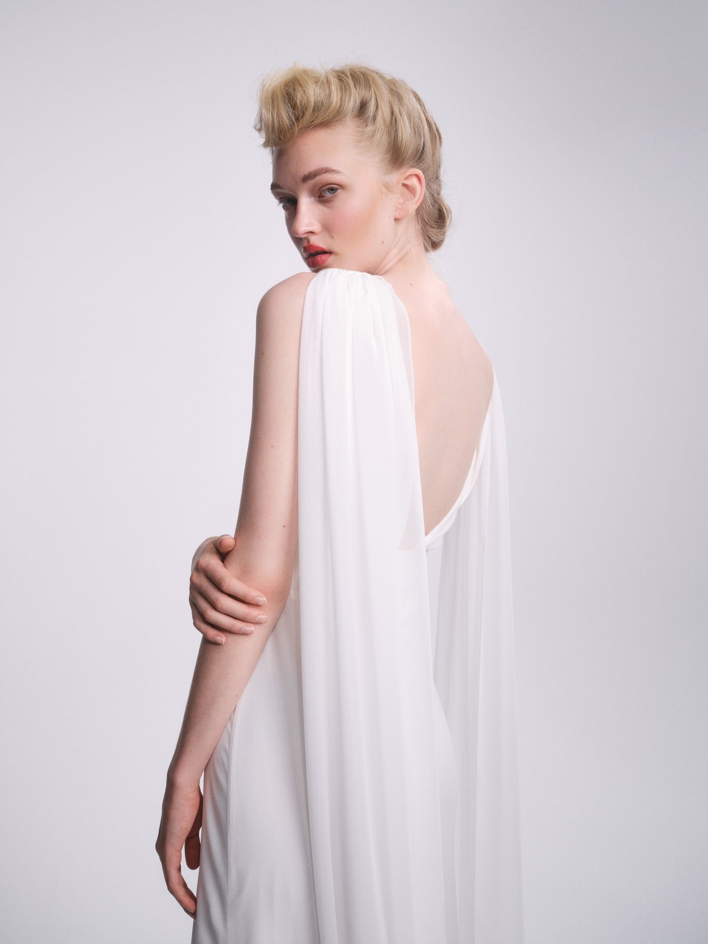 Elegentes Designer Hochzeitskleid mit Schleierdetail