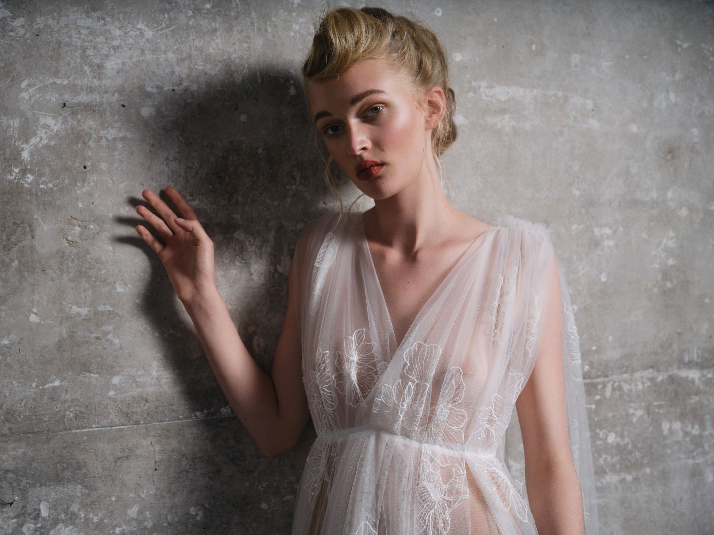 Modernes Designer Spitzenkleid Berlin Bridal Lace Dress